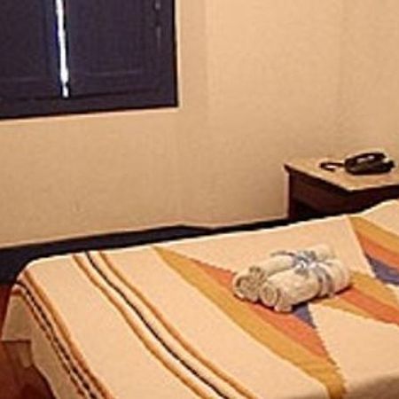 Hotel Colonial 孔戈尼亚斯 客房 照片